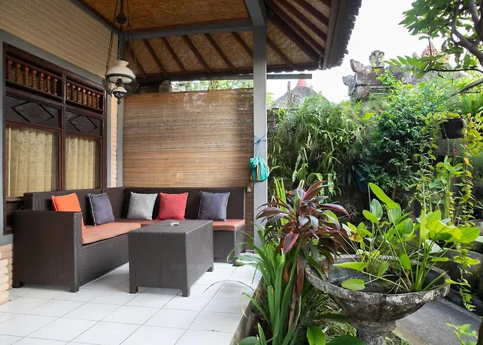 The Wayan House Хостел *