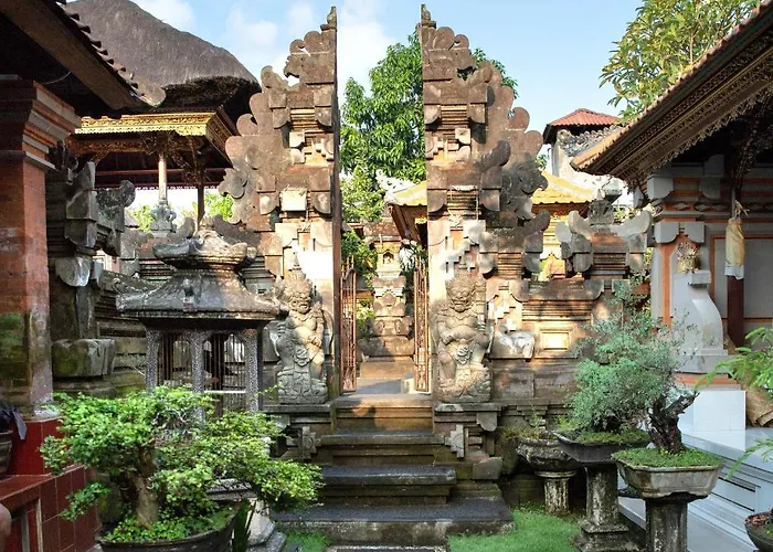 The Wayan House Хостел *