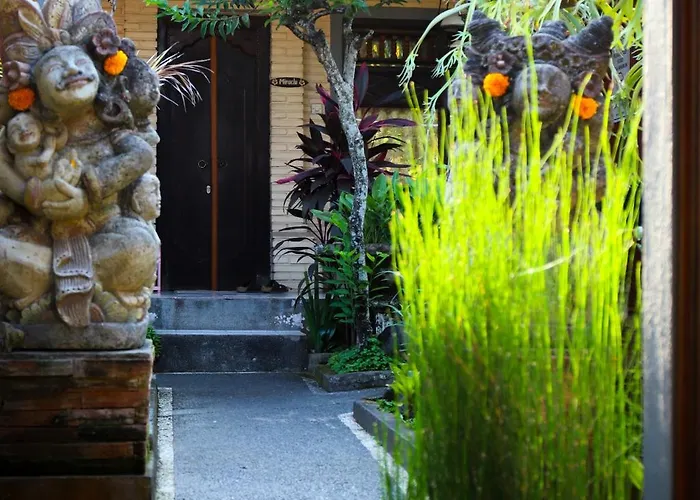 Хостел The Wayan House *