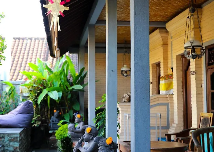 The Wayan House Хостел *